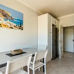 The Hoffy Apartment